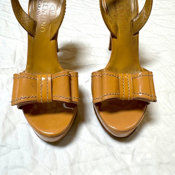 Valentino Bow Accent Slingback Sandals - Picture 2 of 16